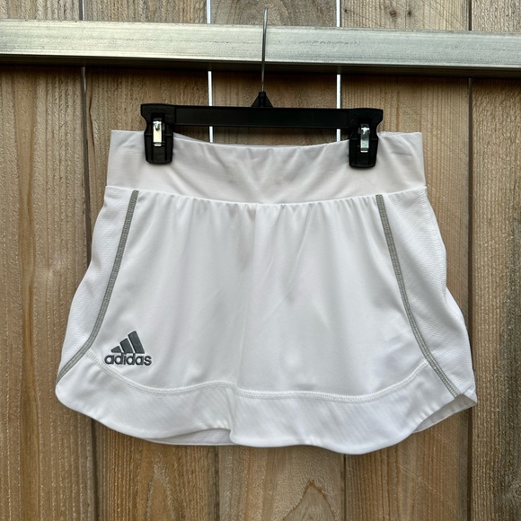 White Adidas Golf/Tennis Skort Size XS - Picture 1 of 5